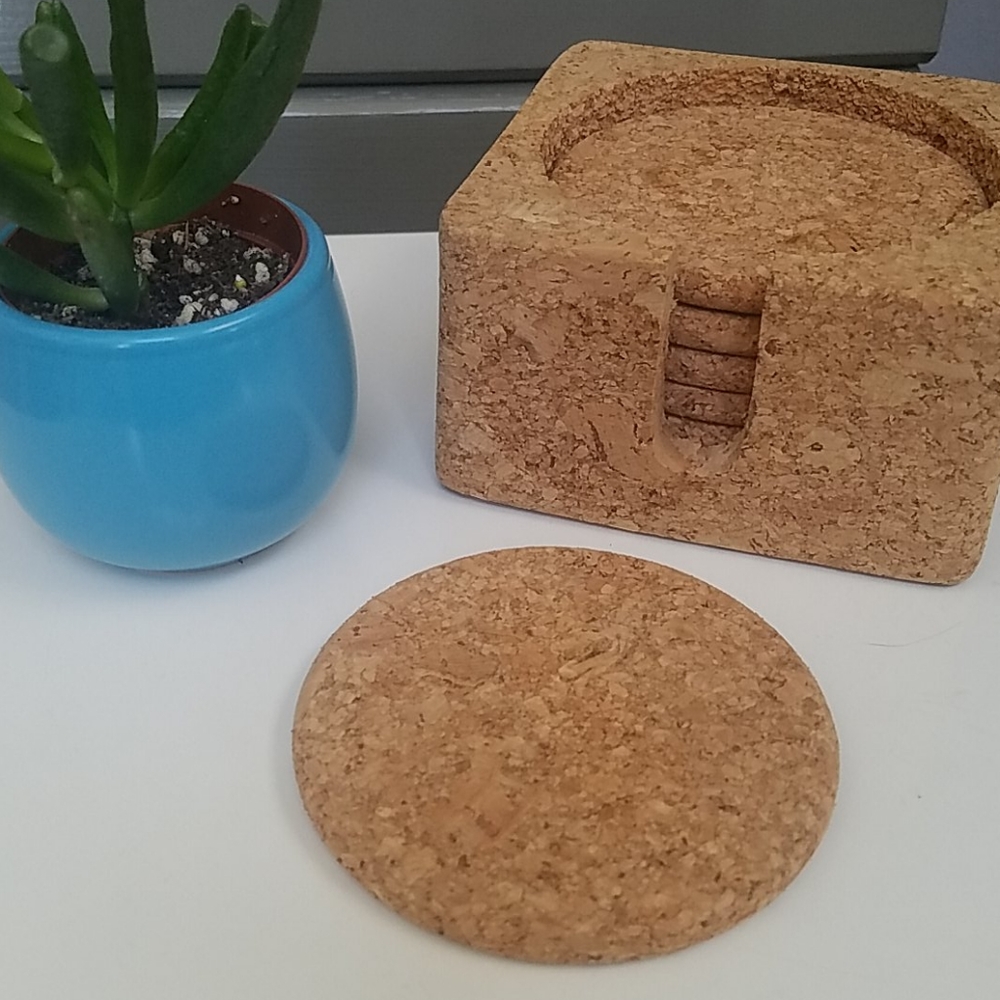 Natural cork coaster set